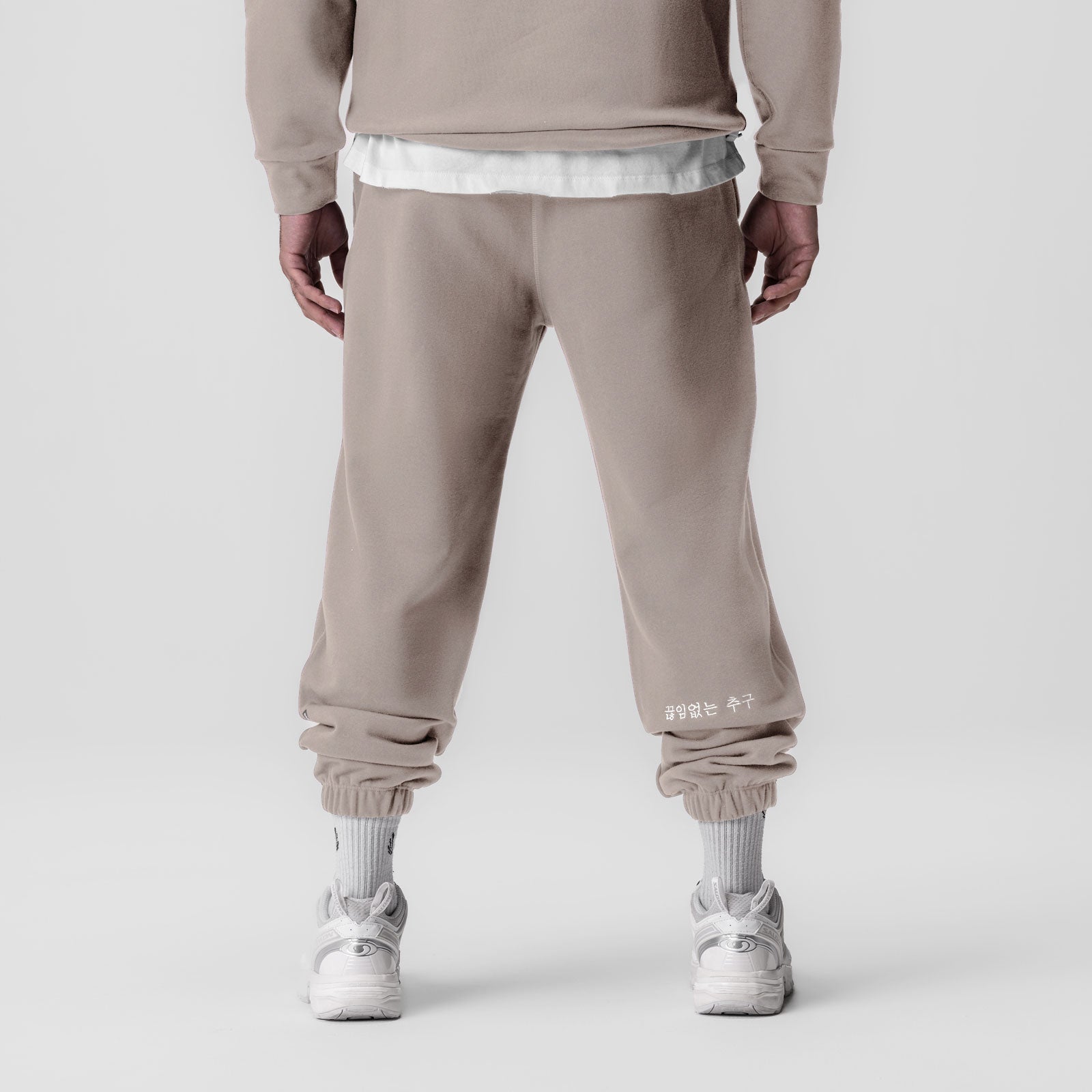 0655. Tech-Terry™ Oversized Sweats - Chai "Emblem"